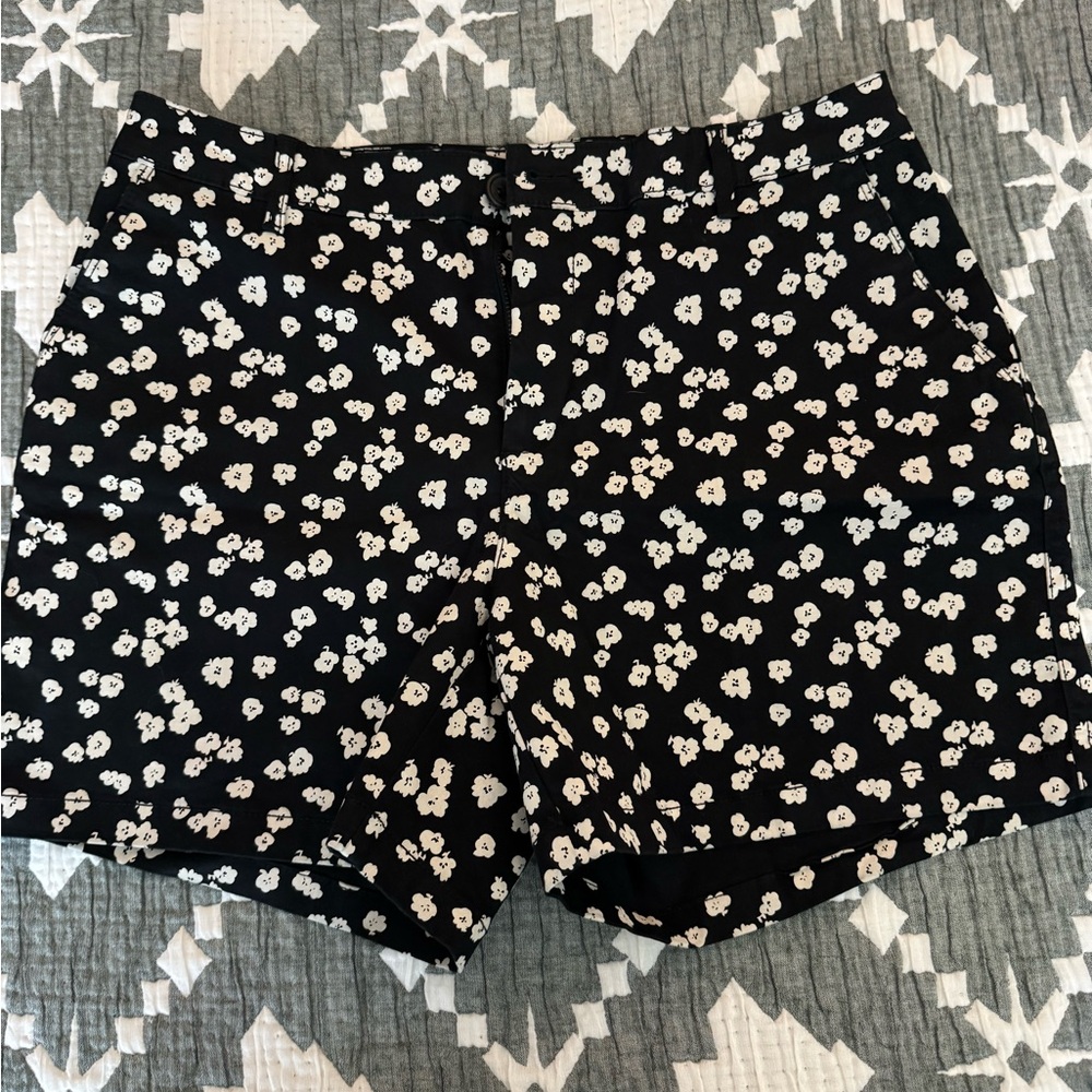 Amazon Essentials Black and White Floral Women's Shorts